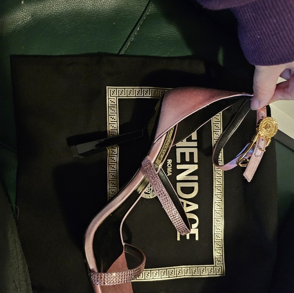 Fendace silk pink heals with box - Picture 3 of 5